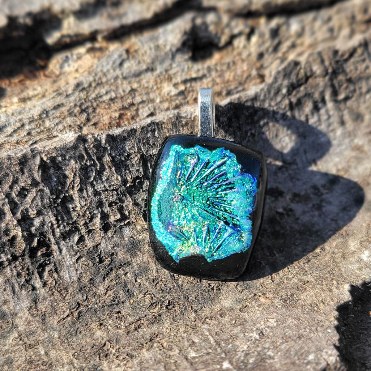 Emerald Feather – Handmade Abstract Necklace